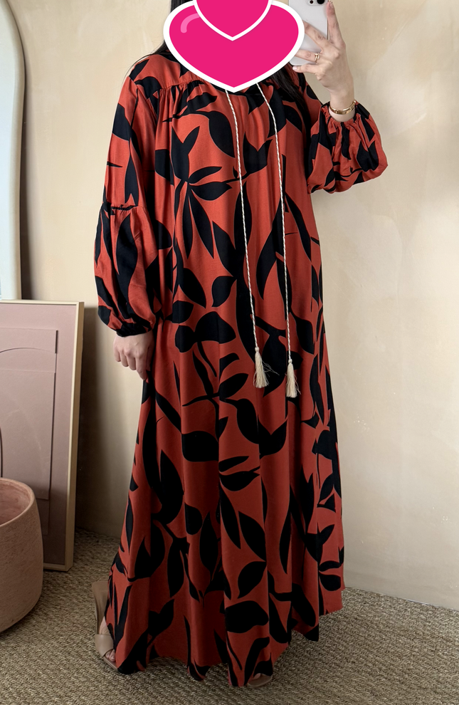 ROBE IMPRIMEE COLOREE ROUGE ET NOIRE